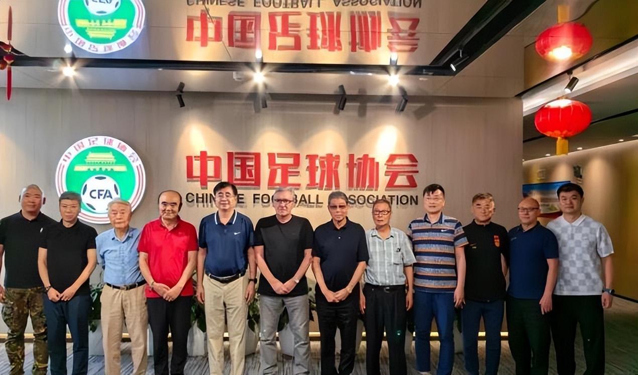 开云官方直播-东亚足联新主席正式官宣亮相！中国球迷都直言期待，引发热议